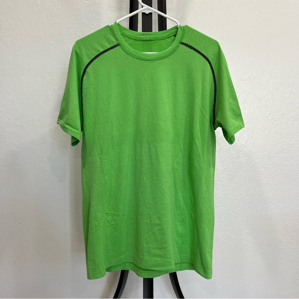 Lululemon Men's T Shirt
